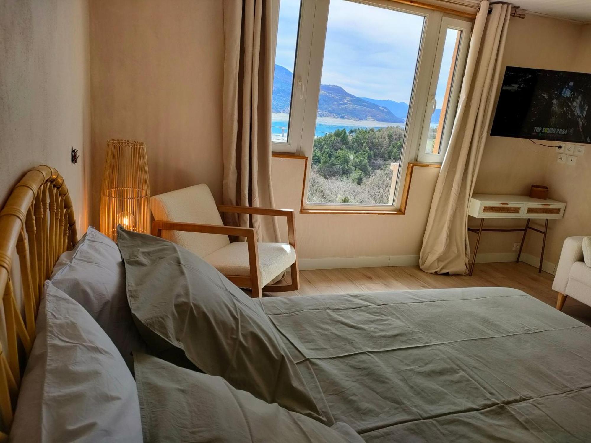 Le Cosy Du Plongeoir - T2 Neuf Avec Vue Sur Le Lac De Serre Poncon Et Grande Terrasse Avec Jardin Savines Esterno foto