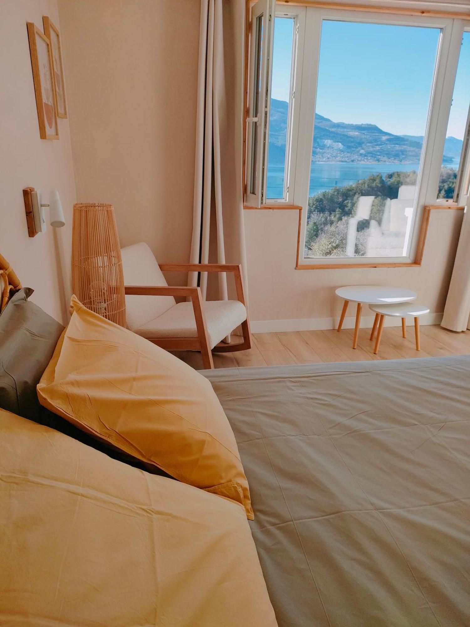 Le Cosy Du Plongeoir - T2 Neuf Avec Vue Sur Le Lac De Serre Poncon Et Grande Terrasse Avec Jardin Savines Esterno foto